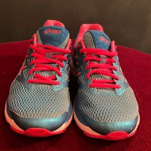 ASICS woman’s Gel-Cumulus 18 running shoe